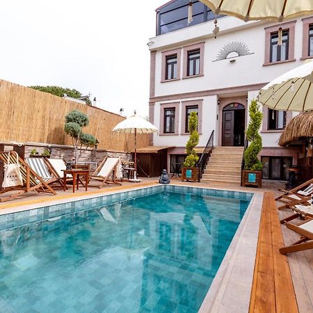 Parna Hotel Cunda Екстериор снимка