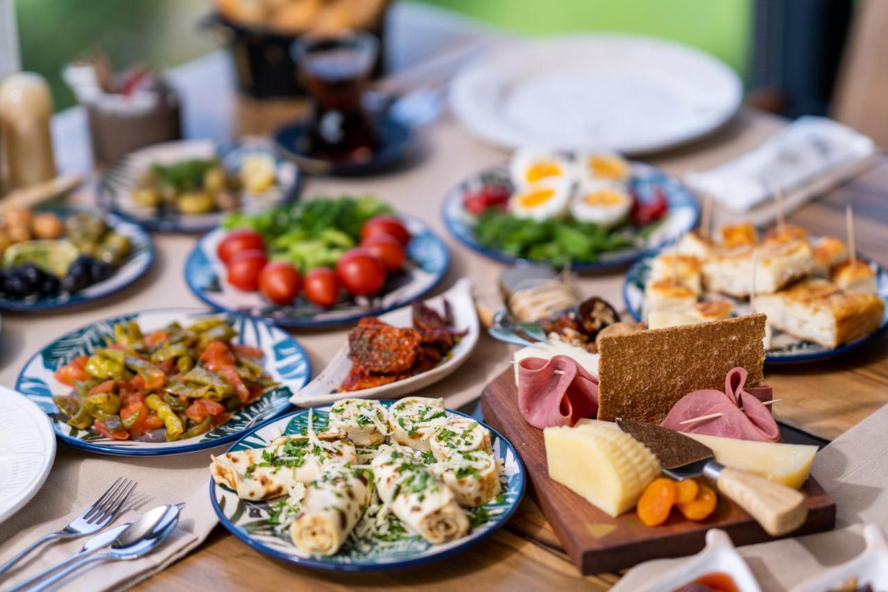 Parna Hotel Cunda Екстериор снимка
