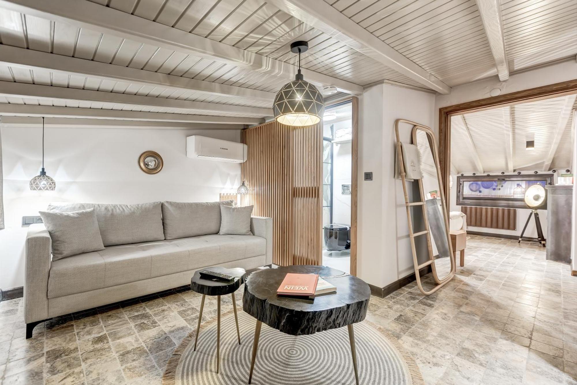 Parna Hotel Cunda Стая снимка