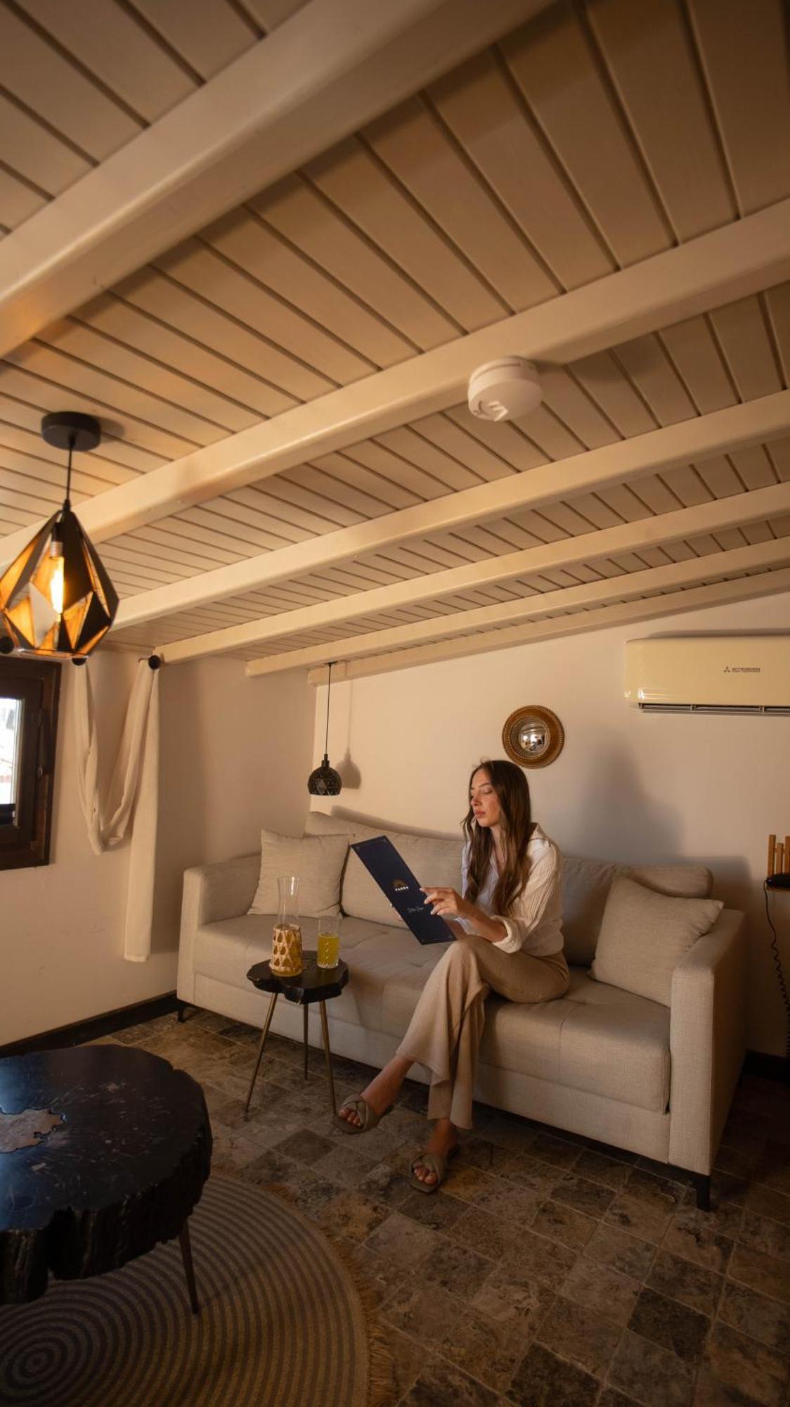 Parna Hotel Cunda Стая снимка